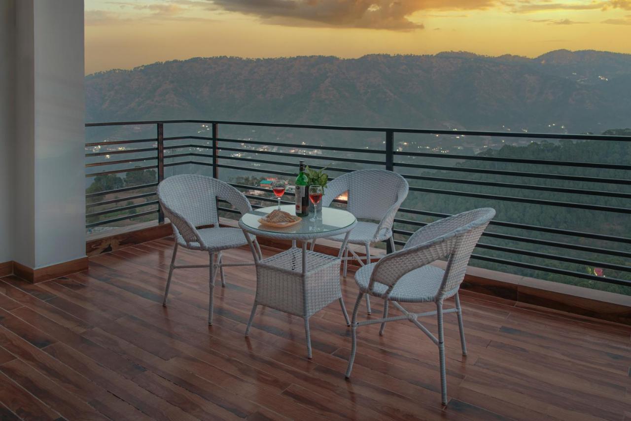 The Hillcrest Paradise Kasauli Eksteriør bilde